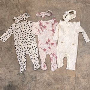 Baby girl Jessica Simpson romper/sleeper bundle with matching headbands
